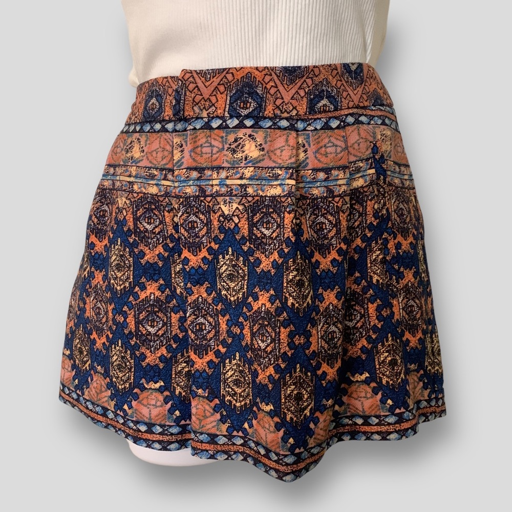 Forever 21 Women's Shorts Size:M Blue Pink Tribal Print - Picture 4 of 14
